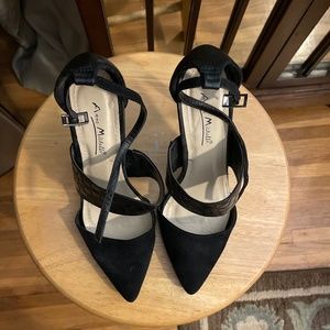 Women’s dress shoes size 7 black